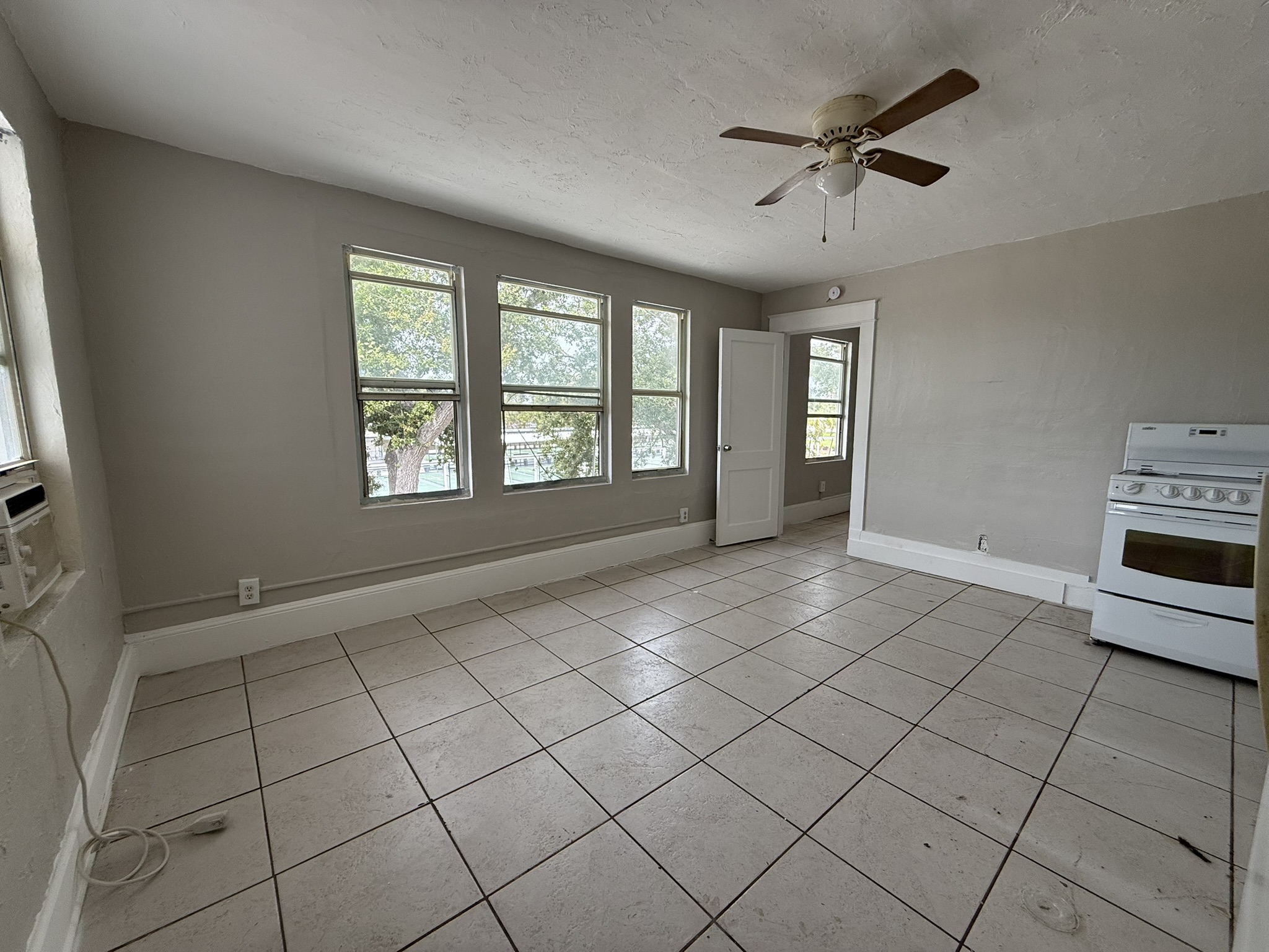 1503 9th Ave W